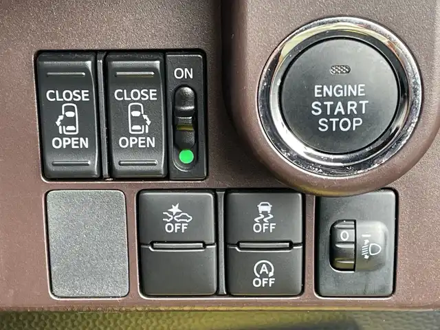 トヨタ ルーミー G－T 千葉県 2017(平29)年 1.9万km ブライトシルバーM 純正メモリナビ/(フルセグTV/BT/CD/FM/AM)/バックカメラ/衝突被害軽減システム/クルーズコントロール/両側パワースライドドア/横滑り防止装置/ビルトインETC/ドライブレコーダー/アイドリングストップ/オートライト/ウィンカーミラー/電動格納ミラー/シートリフター/プッシュスタート/スマートキー/フロアマット/ドアバイザー/スペアキー/取扱説明書/保証書