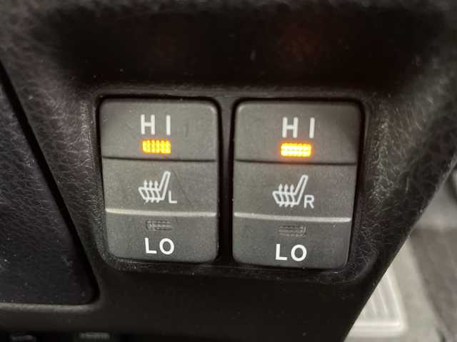 トヨタ エスクァイア Gi 岐阜県 2017(平29)年 4.3万km スパークリングブラックパールクリスタルシャイン 純正フリップダウンモニター/純正9インチSDナビ（NSZT-Y66T)/フルセグ/BT/DVD/USB/HDMI/バックカメラ/ビルトインETC/トヨタセーフティセンスC/・プリクラッシュセーフティシステム/・レーンディパーチャーアラート/・オートマチックハイビーム/クルーズコントロール/アイドリングストップ/合皮シート/前席シートヒーター/両側パワースライドドア/ウッドコンビハンドル/純正15インチAW/サイドバイザー/プッシュスタート/LEDオートライト/フォグランプ/MTモード付AT