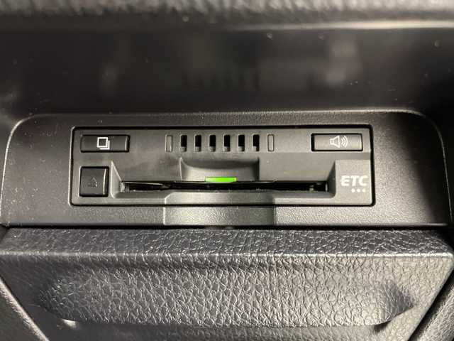 トヨタ エスクァイア Gi 岐阜県 2017(平29)年 4.3万km スパークリングブラックパールクリスタルシャイン 純正フリップダウンモニター/純正9インチSDナビ（NSZT-Y66T)/フルセグ/BT/DVD/USB/HDMI/バックカメラ/ビルトインETC/トヨタセーフティセンスC/・プリクラッシュセーフティシステム/・レーンディパーチャーアラート/・オートマチックハイビーム/クルーズコントロール/アイドリングストップ/合皮シート/前席シートヒーター/両側パワースライドドア/ウッドコンビハンドル/純正15インチAW/サイドバイザー/プッシュスタート/LEDオートライト/フォグランプ/MTモード付AT