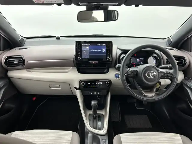 トヨタ ヤリス ハイブリッド Z 三重県 2021(令3)年 2.8万km ホワイトパールクリスタルシャイン /禁煙車//純正ナビ//パノラミックビューモニター//トヨタセーフティセンス//レーダークルーズコントロール//オートマチックハイビーム//プリクラッシュセーフティ//レーントレーシングアシスト//ビルトインETC2.0//前席シートヒーター//ブラインドスポットモニター//ステアリングスイッチ//LEDヘッドライト//オートライト//スマートキー