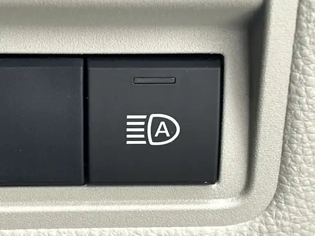 トヨタ ヤリス ハイブリッド Z 三重県 2021(令3)年 2.8万km ホワイトパールクリスタルシャイン /禁煙車//純正ナビ//パノラミックビューモニター//トヨタセーフティセンス//レーダークルーズコントロール//オートマチックハイビーム//プリクラッシュセーフティ//レーントレーシングアシスト//ビルトインETC2.0//前席シートヒーター//ブラインドスポットモニター//ステアリングスイッチ//LEDヘッドライト//オートライト//スマートキー