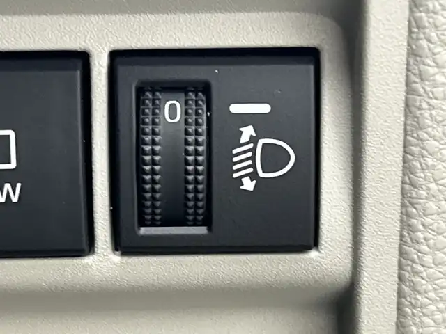 トヨタ ヤリス ハイブリッド Z 三重県 2021(令3)年 2.8万km ホワイトパールクリスタルシャイン /禁煙車//純正ナビ//パノラミックビューモニター//トヨタセーフティセンス//レーダークルーズコントロール//オートマチックハイビーム//プリクラッシュセーフティ//レーントレーシングアシスト//ビルトインETC2.0//前席シートヒーター//ブラインドスポットモニター//ステアリングスイッチ//LEDヘッドライト//オートライト//スマートキー