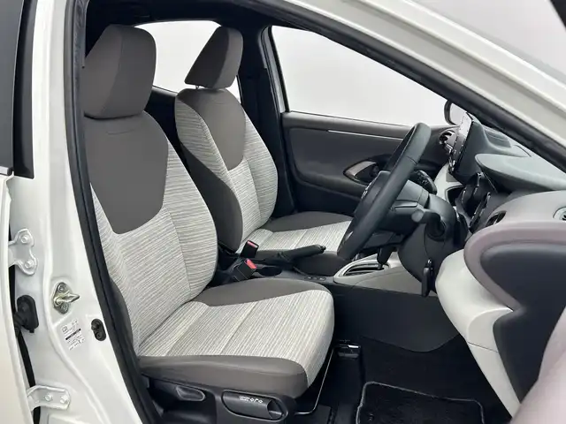 トヨタ ヤリス ハイブリッド Z 三重県 2021(令3)年 2.8万km ホワイトパールクリスタルシャイン /禁煙車//純正ナビ//パノラミックビューモニター//トヨタセーフティセンス//レーダークルーズコントロール//オートマチックハイビーム//プリクラッシュセーフティ//レーントレーシングアシスト//ビルトインETC2.0//前席シートヒーター//ブラインドスポットモニター//ステアリングスイッチ//LEDヘッドライト//オートライト//スマートキー