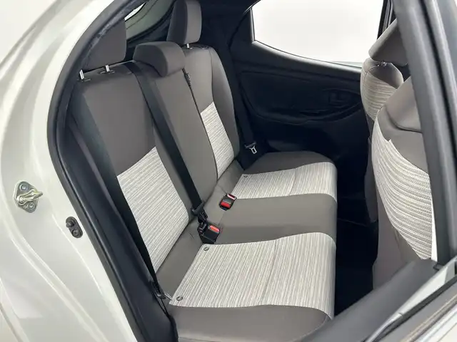 トヨタ ヤリス ハイブリッド Z 三重県 2021(令3)年 2.8万km ホワイトパールクリスタルシャイン /禁煙車//純正ナビ//パノラミックビューモニター//トヨタセーフティセンス//レーダークルーズコントロール//オートマチックハイビーム//プリクラッシュセーフティ//レーントレーシングアシスト//ビルトインETC2.0//前席シートヒーター//ブラインドスポットモニター//ステアリングスイッチ//LEDヘッドライト//オートライト//スマートキー