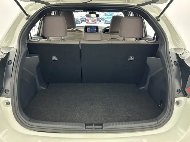 トヨタ ヤリス ハイブリッド Z 三重県 2021(令3)年 2.8万km ホワイトパールクリスタルシャイン /禁煙車//純正ナビ//パノラミックビューモニター//トヨタセーフティセンス//レーダークルーズコントロール//オートマチックハイビーム//プリクラッシュセーフティ//レーントレーシングアシスト//ビルトインETC2.0//前席シートヒーター//ブラインドスポットモニター//ステアリングスイッチ//LEDヘッドライト//オートライト//スマートキー