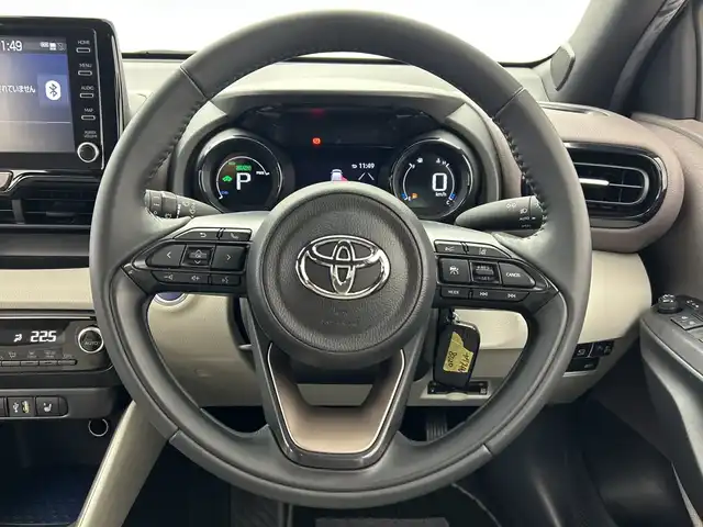 トヨタ ヤリス ハイブリッド Z 三重県 2021(令3)年 2.8万km ホワイトパールクリスタルシャイン /禁煙車//純正ナビ//パノラミックビューモニター//トヨタセーフティセンス//レーダークルーズコントロール//オートマチックハイビーム//プリクラッシュセーフティ//レーントレーシングアシスト//ビルトインETC2.0//前席シートヒーター//ブラインドスポットモニター//ステアリングスイッチ//LEDヘッドライト//オートライト//スマートキー