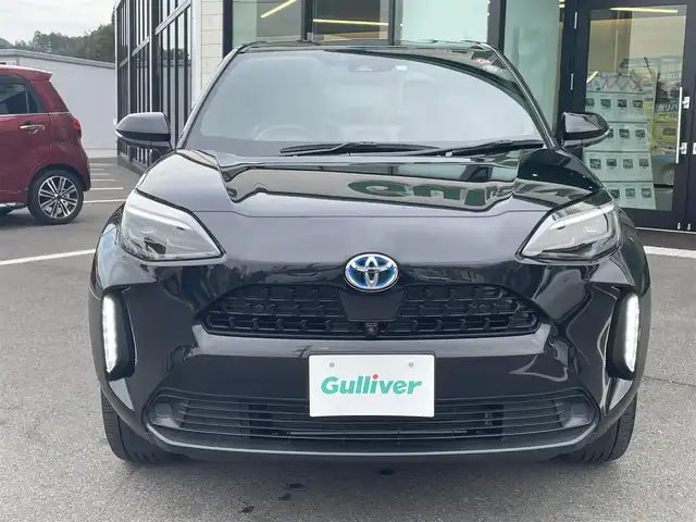 トヨタ ヤリスクロス ハイブリッド Z 愛媛県 2023(令5)年 2万km ブラックマイカ 純正8型ディスプレイオーディオ(フルセグTV/BT)/全周囲カメラ/トヨタセーフティセンス/レーダークルーズコントロール/ブラインドスポットモニター/クリアランスソナー/衝突被害軽減装置/車線逸脱防止装置/電動リアゲート/ハーフレザー/シートヒーター/パワーシート/ステアリングヒーター/スイッチ/電格ミラー/ヒートミラー/純正ラバーマット/ドアバイザー/ETC/LEDヘッドライト/現状サマー(純正AW)(215/50/R18)/DUNLOP ENASAVE EC300+/禁煙車