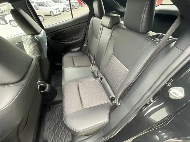 トヨタ ヤリスクロス ハイブリッド Z 愛媛県 2023(令5)年 2万km ブラックマイカ 純正8型ディスプレイオーディオ(フルセグTV/BT)/全周囲カメラ/トヨタセーフティセンス/レーダークルーズコントロール/ブラインドスポットモニター/クリアランスソナー/衝突被害軽減装置/車線逸脱防止装置/電動リアゲート/ハーフレザー/シートヒーター/パワーシート/ステアリングヒーター/スイッチ/電格ミラー/ヒートミラー/純正ラバーマット/ドアバイザー/ETC/LEDヘッドライト/現状サマー(純正AW)(215/50/R18)/DUNLOP ENASAVE EC300+/禁煙車