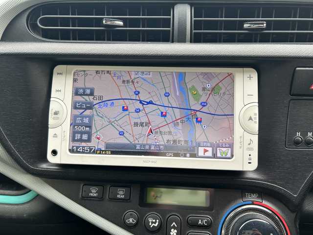 トヨタ アクア S 富山県 2013(平25)年 15.4万km クールソーダメタリック ワンオーナー/スマートキー×２/純正メモリーナビ(NSCP-W62)/CD/BT/ワンセグTV/バックカメラ/ETC/前席シートヒーター/前後ドラレコ(ZDR017)/LEDヘッドライト/プッシュスタート/純正フロアマット/オートライト/横滑り防止装置/ステアリングスイッチ/電格ウィンカーミラー/ヘッドライトレベライザー/ドアバイザー/ナノイー/保証書・取説・ナビ取説