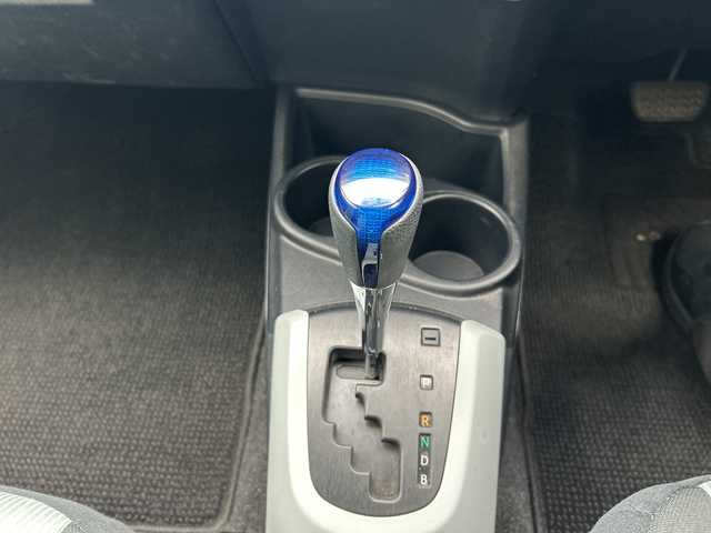 トヨタ アクア S 富山県 2013(平25)年 15.4万km クールソーダメタリック ワンオーナー/スマートキー×２/純正メモリーナビ(NSCP-W62)/CD/BT/ワンセグTV/バックカメラ/ETC/前席シートヒーター/前後ドラレコ(ZDR017)/LEDヘッドライト/プッシュスタート/純正フロアマット/オートライト/横滑り防止装置/ステアリングスイッチ/電格ウィンカーミラー/ヘッドライトレベライザー/ドアバイザー/ナノイー/保証書・取説・ナビ取説