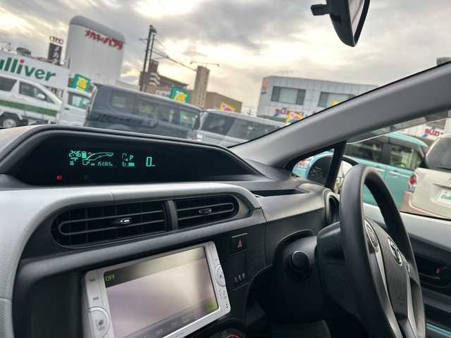 トヨタ アクア S 富山県 2013(平25)年 15.4万km クールソーダメタリック ワンオーナー/スマートキー×２/純正メモリーナビ(NSCP-W62)/CD/BT/ワンセグTV/バックカメラ/ETC/前席シートヒーター/前後ドラレコ(ZDR017)/LEDヘッドライト/プッシュスタート/純正フロアマット/オートライト/横滑り防止装置/ステアリングスイッチ/電格ウィンカーミラー/ヘッドライトレベライザー/ドアバイザー/ナノイー/保証書・取説・ナビ取説