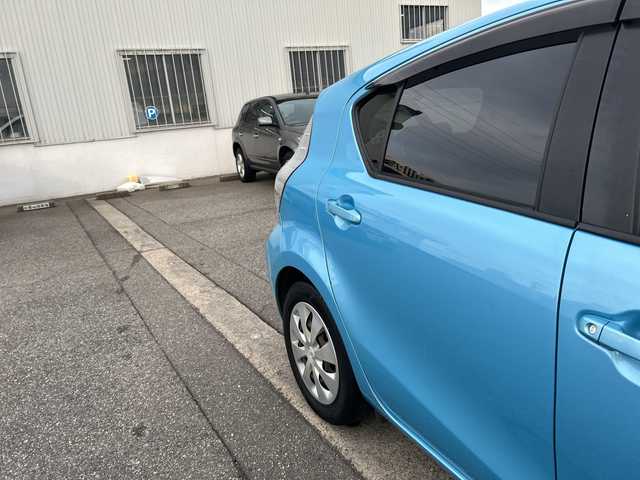 トヨタ アクア S 富山県 2013(平25)年 15.4万km クールソーダメタリック ワンオーナー/スマートキー×２/純正メモリーナビ(NSCP-W62)/CD/BT/ワンセグTV/バックカメラ/ETC/前席シートヒーター/前後ドラレコ(ZDR017)/LEDヘッドライト/プッシュスタート/純正フロアマット/オートライト/横滑り防止装置/ステアリングスイッチ/電格ウィンカーミラー/ヘッドライトレベライザー/ドアバイザー/ナノイー/保証書・取説・ナビ取説