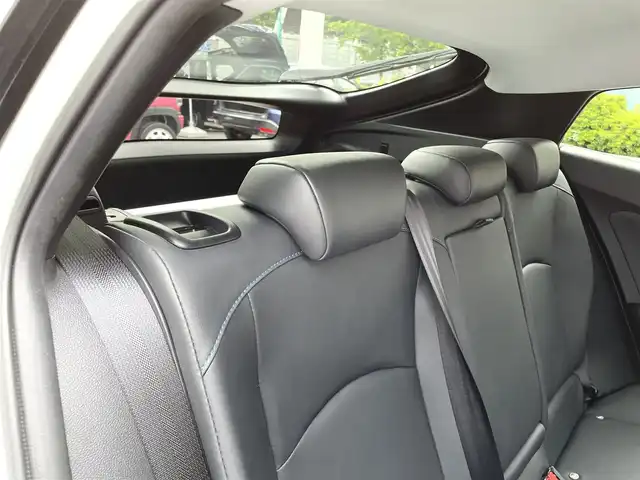 トヨタ プリウス A ツーリングセレクション 東京都 2016(平28)年 2.3万km ホワイトパールクリスタルシャイン モデリスタフロントスポイラー/モデリスタサイドスカート/モデリスタリアスカート/純正９インチSDナビ/CD/DVD/FM・AM/SD/Bluetooth//フルセグTV/バックカメラ/ETC/ヘッドアップディスプレイ/パーキングアシスト/プリクラッシュセーフティ/レーンキープアシスト/レーダークルーズコントロール/オートハイビーム/クリアランスソナー/ブラインドスポットモニター/シートヒーター/純正17インチアルミホイール/純正フロアマット/LEDヘッドライト/保証書/取扱説明書/スペアキー