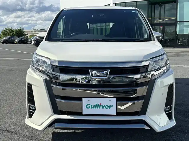 トヨタ ノア Si ダブルバイビーⅡ 奈良県 2020(令2)年 5万km ラグジュアリーホワイトパールクリスタルシャインガラスフレーク アルパイン11型ナビ　[EX11NX]/12.8型フリップダウンモニター/バックカメラ/フルセグTV/両側パワースライドドア/ビルトインETC/トヨタセーフティセンス/車線逸脱警報/ハーフレザーシート/リアサンシェード/革巻きステアリング