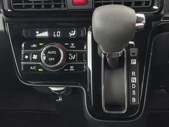 ダイハツ タント カスタム X 東京都 2021(令3)年 4.8万km ブラックマイカメタリック 純正ナビ/フルセグTV/シートヒーター/ハーフレザーシート/両側パワースライドドア/スマートアシスト/衝突軽減ブレーキ/レーンキープアシスト/先行車発進お知らせ/コーナーセンサー/アイドリングストップ/スマートキー/LEDヘッドライト/フォグ/純正14インチアルミホイール