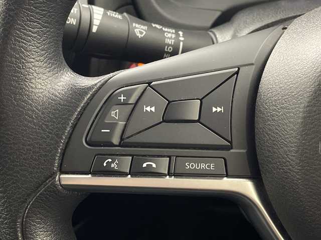 日産 ノート e－パワー X 岐阜県 2017(平29)年 4.5万km ソニックブルー 純正ナビ/　(AM/FM/CD/DVD/Bluetooth/フルセグTV)/アラウンドビューモニター/デジタルインナーミラー/エマージェンシーブレーキ/レーンキープアシスト/コーナーセンサー/ドライブレコーダー/ETC/LEDヘッドライト/オートライト/純正フロアマット/純正ドアバイザー