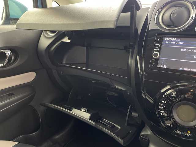 日産 ノート e－パワー X 岐阜県 2017(平29)年 4.5万km ソニックブルー 純正ナビ/　(AM/FM/CD/DVD/Bluetooth/フルセグTV)/アラウンドビューモニター/デジタルインナーミラー/エマージェンシーブレーキ/レーンキープアシスト/コーナーセンサー/ドライブレコーダー/ETC/LEDヘッドライト/オートライト/純正フロアマット/純正ドアバイザー