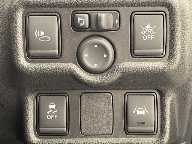 日産 ノート e－パワー X 岐阜県 2017(平29)年 4.5万km ソニックブルー 純正ナビ/　(AM/FM/CD/DVD/Bluetooth/フルセグTV)/アラウンドビューモニター/デジタルインナーミラー/エマージェンシーブレーキ/レーンキープアシスト/コーナーセンサー/ドライブレコーダー/ETC/LEDヘッドライト/オートライト/純正フロアマット/純正ドアバイザー