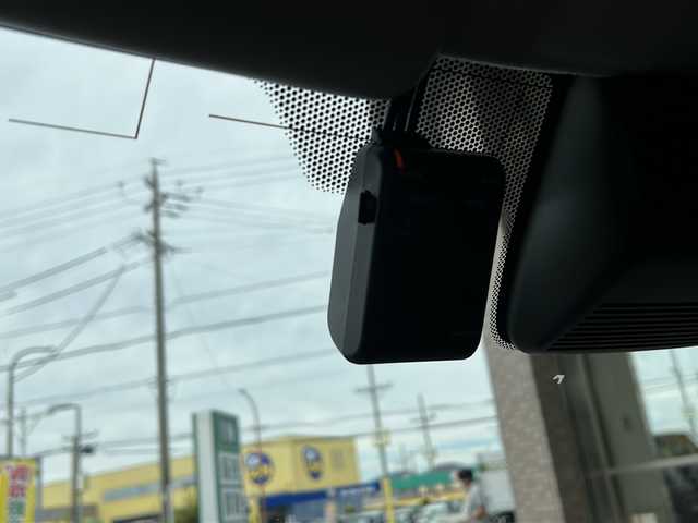 ホンダ Ｎ ＯＮＥ オリジナル 静岡県 2024(令6)年 1.9万km プラチナホワイトパール 純正ナビ/フルセグ/Bluetooth/ipod/USB/AM/FM/主要装備/・純正ナビ　/・レーダークルーズコントロール　/・ドライブレコーダー　/・スマートキー　/・バックカメラ　/・ＥＴＣ　/・ステアリングリモコン　/・オートホールド　/・レーンキープ　/・ホンダセンシング　/・ＬＥＤヘッドライト　/・スペアキー/・純正ホイールキャップ/・純正フロアマット/・ハーフレザーシート/・プッシュスタート/・横すべり防止装置/・衝突軽減システム