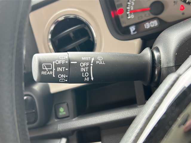 ホンダ Ｎ ＯＮＥ オリジナル 静岡県 2024(令6)年 1.9万km プラチナホワイトパール 純正ナビ/フルセグ/Bluetooth/ipod/USB/AM/FM/主要装備/・純正ナビ　/・レーダークルーズコントロール　/・ドライブレコーダー　/・スマートキー　/・バックカメラ　/・ＥＴＣ　/・ステアリングリモコン　/・オートホールド　/・レーンキープ　/・ホンダセンシング　/・ＬＥＤヘッドライト　/・スペアキー/・純正ホイールキャップ/・純正フロアマット/・ハーフレザーシート/・プッシュスタート/・横すべり防止装置/・衝突軽減システム