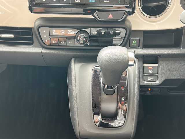 ホンダ Ｎ ＯＮＥ オリジナル 静岡県 2024(令6)年 1.9万km プラチナホワイトパール 純正ナビ/フルセグ/Bluetooth/ipod/USB/AM/FM/主要装備/・純正ナビ　/・レーダークルーズコントロール　/・ドライブレコーダー　/・スマートキー　/・バックカメラ　/・ＥＴＣ　/・ステアリングリモコン　/・オートホールド　/・レーンキープ　/・ホンダセンシング　/・ＬＥＤヘッドライト　/・スペアキー/・純正ホイールキャップ/・純正フロアマット/・ハーフレザーシート/・プッシュスタート/・横すべり防止装置/・衝突軽減システム