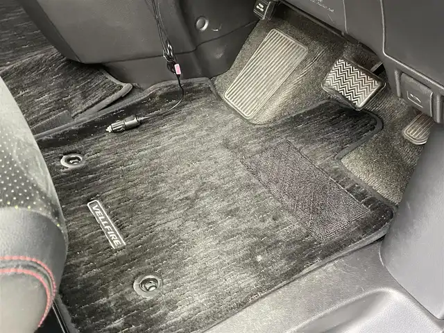 トヨタ ヴェルファイア 2．4Z ゴールデンアイズ 群馬県 2013(平25)年 8万km ホワイトパールクリスタルシャイン フリップダウンモニター　純正８インチナビ　バックカメラ　両側パワースライドドア　クルーズコントロール　ＨＩＤオートライト　ハーフレザーシート　オットマン　パワーバックドア　スマートキー　ＥＴＣ　禁煙車