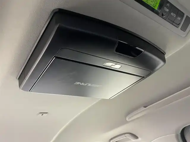 トヨタ ヴェルファイア 2．4Z ゴールデンアイズ 群馬県 2013(平25)年 8万km ホワイトパールクリスタルシャイン フリップダウンモニター　純正８インチナビ　バックカメラ　両側パワースライドドア　クルーズコントロール　ＨＩＤオートライト　ハーフレザーシート　オットマン　パワーバックドア　スマートキー　ＥＴＣ　禁煙車