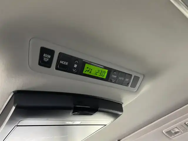 トヨタ ヴェルファイア 2．4Z ゴールデンアイズ 群馬県 2013(平25)年 8万km ホワイトパールクリスタルシャイン フリップダウンモニター　純正８インチナビ　バックカメラ　両側パワースライドドア　クルーズコントロール　ＨＩＤオートライト　ハーフレザーシート　オットマン　パワーバックドア　スマートキー　ＥＴＣ　禁煙車