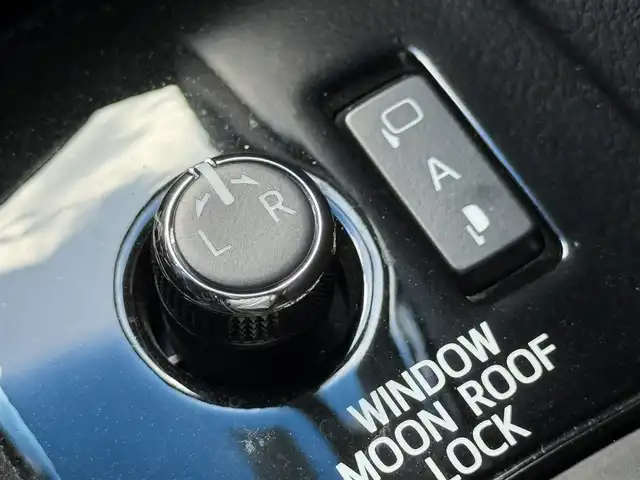 トヨタ アルファード S Aパッケージ 千葉県 2019(令1)年 4.8万km ホワイトパールクリスタルシャイン 社外メモリーナビ/（フルセグTV/CD/DVD/BT/USB）/ツインムーンルーフ/レーダークルーズコントロール/両側パワースライドドア/ETC/バックカメラ/ブラインドスポットモニター/レーントレーシングアシスト/パーキングサポートブレーキ/プリクラッシュセーフティ/ロードサインアシスト/オートライト/オートハイビーム/LEDヘッドライト/フォグランプ/プッシュスタート/スマートキー/純正18インチAW