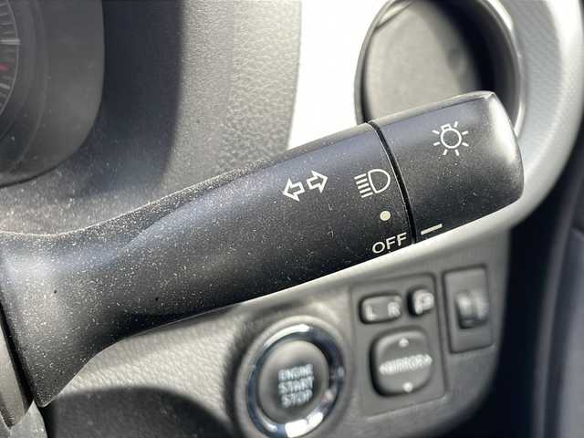 トヨタ ヴィッツ F スマートスタイル 福井県 2015(平27)年 4.5万km クールソーダメタリック 登録時走行距離44835ｋｍ/純正メモリナビゲーション/（CD/BT）/ワンセグテレビ/ETC/社外14インチアルミホイール/ライトレベライザー/電動格納ミラー/スマートキー/プッシュスタート/保証h祖/取扱説明書