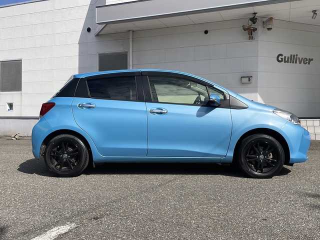 トヨタ ヴィッツ F スマートスタイル 福井県 2015(平27)年 4.5万km クールソーダメタリック 登録時走行距離44835ｋｍ/純正メモリナビゲーション/（CD/BT）/ワンセグテレビ/ETC/社外14インチアルミホイール/ライトレベライザー/電動格納ミラー/スマートキー/プッシュスタート/保証h祖/取扱説明書