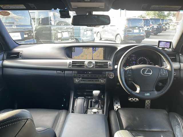 レクサス ＬＳ 460 Fスポーツ 山口県 2016(平28)年 6.3万km ブラック 純正ナビ　/　・Ｂｌｕｅｔｏｏｔｈ/　・フルセグＴＶ/　・ＵＳＢ/　・ＣＤ/ＨｅｉｇｈｔＨｉｇｈ　/レザーシート　/クルーズコントロール　/シートヒーター　/ベンチレーション　/ドライブレコーダー　/パワーシート　/メモリーシート　/純正１９インチアルミ　/ＥＴＣ/ドアレコ