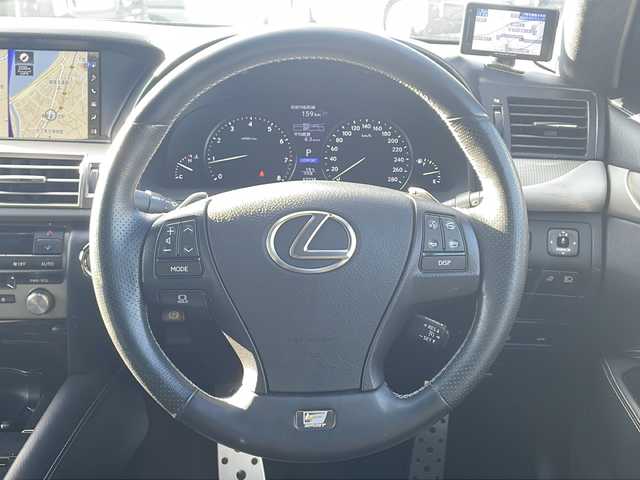 レクサス ＬＳ 460 Fスポーツ 山口県 2016(平28)年 6.3万km ブラック 純正ナビ　/　・Ｂｌｕｅｔｏｏｔｈ/　・フルセグＴＶ/　・ＵＳＢ/　・ＣＤ/ＨｅｉｇｈｔＨｉｇｈ　/レザーシート　/クルーズコントロール　/シートヒーター　/ベンチレーション　/ドライブレコーダー　/パワーシート　/メモリーシート　/純正１９インチアルミ　/ＥＴＣ/ドアレコ