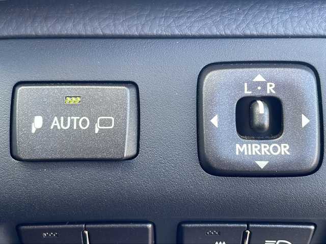 レクサス ＬＳ 460 Fスポーツ 山口県 2016(平28)年 6.3万km ブラック 純正ナビ　/　・Ｂｌｕｅｔｏｏｔｈ/　・フルセグＴＶ/　・ＵＳＢ/　・ＣＤ/ＨｅｉｇｈｔＨｉｇｈ　/レザーシート　/クルーズコントロール　/シートヒーター　/ベンチレーション　/ドライブレコーダー　/パワーシート　/メモリーシート　/純正１９インチアルミ　/ＥＴＣ/ドアレコ