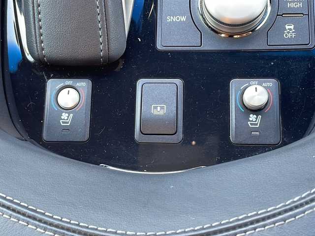 レクサス ＬＳ 460 Fスポーツ 山口県 2016(平28)年 6.3万km ブラック 純正ナビ　/　・Ｂｌｕｅｔｏｏｔｈ/　・フルセグＴＶ/　・ＵＳＢ/　・ＣＤ/ＨｅｉｇｈｔＨｉｇｈ　/レザーシート　/クルーズコントロール　/シートヒーター　/ベンチレーション　/ドライブレコーダー　/パワーシート　/メモリーシート　/純正１９インチアルミ　/ＥＴＣ/ドアレコ