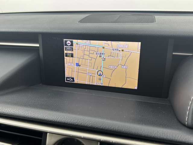 レクサス ＩＳ 300h Fスポーツ 福島県 2014(平26)年 8.6万km ホワイトノーヴァガラスフレーク /禁車車//レーダークルーズコントロール//シートヒーター//バックカメラ//パドルシフト//ＥＴＣ//純正ナビ/CD・DVD・BT・MSV・フルセグＴＶ//フォグランプ//ステアリングリモコン//パワーシート//ＬＥＤライト//取説・保証書//ハーフレザーシート//カードキー有り