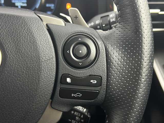 レクサス ＩＳ 300h Fスポーツ 福島県 2014(平26)年 8.6万km ホワイトノーヴァガラスフレーク /禁車車//レーダークルーズコントロール//シートヒーター//バックカメラ//パドルシフト//ＥＴＣ//純正ナビ/CD・DVD・BT・MSV・フルセグＴＶ//フォグランプ//ステアリングリモコン//パワーシート//ＬＥＤライト//取説・保証書//ハーフレザーシート//カードキー有り