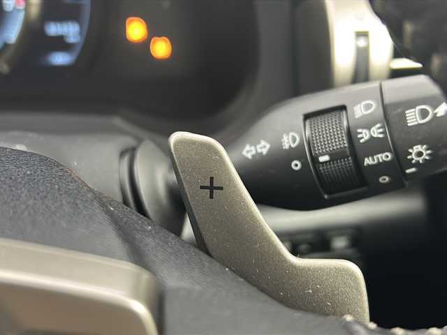 レクサス ＩＳ 300h Fスポーツ 福島県 2014(平26)年 8.6万km ホワイトノーヴァガラスフレーク /禁車車//レーダークルーズコントロール//シートヒーター//バックカメラ//パドルシフト//ＥＴＣ//純正ナビ/CD・DVD・BT・MSV・フルセグＴＶ//フォグランプ//ステアリングリモコン//パワーシート//ＬＥＤライト//取説・保証書//ハーフレザーシート//カードキー有り