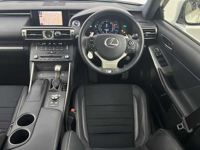 レクサス ＩＳ 300h Fスポーツ 福島県 2014(平26)年 8.6万km ホワイトノーヴァガラスフレーク /禁車車//レーダークルーズコントロール//シートヒーター//バックカメラ//パドルシフト//ＥＴＣ//純正ナビ/CD・DVD・BT・MSV・フルセグＴＶ//フォグランプ//ステアリングリモコン//パワーシート//ＬＥＤライト//取説・保証書//ハーフレザーシート//カードキー有り