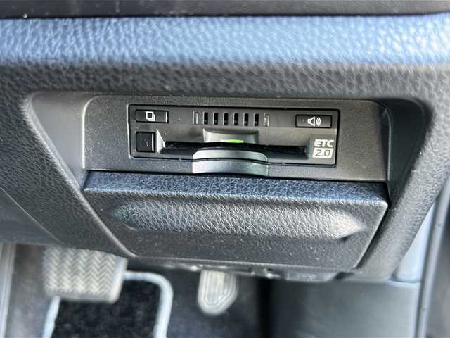 トヨタ ヴォクシー ZS 煌Ⅲ 佐賀県 2021(令3)年 4.5万km ブラック 純正9インチSDナビゲーション/・フルセグTV/CD/DVD/SD/HDMI/Bluetooth/フリップダウンモニター/前後ドライブレコーダー/ビルトインETC2.0/両側パワースライドドア/TVキャンセラー/後席エアコン/ハーフレザーシート/後席サンシェード/ISOFIX対応/革巻きステアリング/ステアリングリモコン/純正16インチアルミホイール/純正LEDヘッドライト/・オートマチックハイビーム/純正LEDフォグランプ/純正フロアマット/トヨタセーフティセンス/・クルーズコントロール/・プリクラッシュセーフティ/・レーンディパーチャーアラート/・パーキングサポートブレーキ/・先行車発進お知らせ機能/・クリアランスソナー