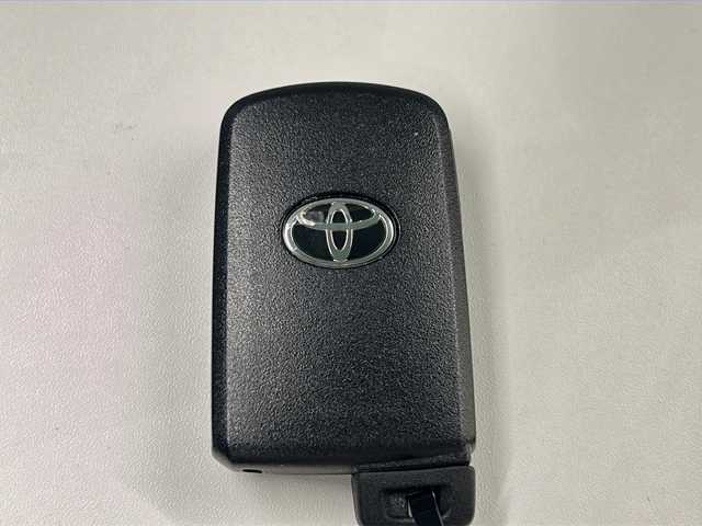 トヨタ ヴォクシー ZS 煌Ⅲ 佐賀県 2021(令3)年 4.5万km ブラック 純正9インチSDナビゲーション/・フルセグTV/CD/DVD/SD/HDMI/Bluetooth/フリップダウンモニター/前後ドライブレコーダー/ビルトインETC2.0/両側パワースライドドア/TVキャンセラー/後席エアコン/ハーフレザーシート/後席サンシェード/ISOFIX対応/革巻きステアリング/ステアリングリモコン/純正16インチアルミホイール/純正LEDヘッドライト/・オートマチックハイビーム/純正LEDフォグランプ/純正フロアマット/トヨタセーフティセンス/・クルーズコントロール/・プリクラッシュセーフティ/・レーンディパーチャーアラート/・パーキングサポートブレーキ/・先行車発進お知らせ機能/・クリアランスソナー