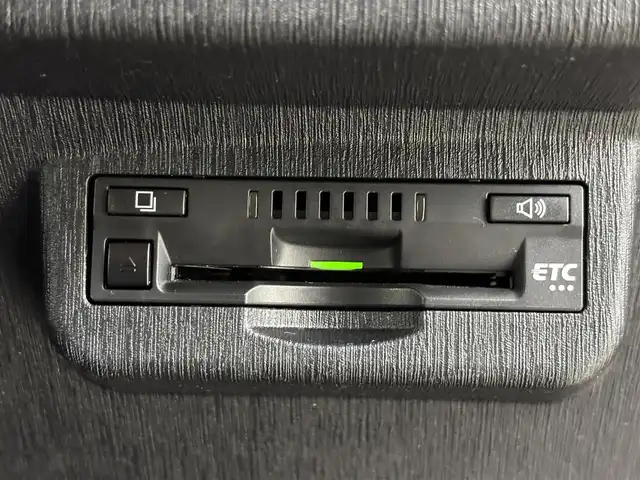 トヨタ プリウス α S 福岡県 2019(平31)年 6.9万km ダークシェリーマイカM 純正ナビ／フルセグＴＶ　/バックカメラ　/ビルトインＥＴＣ　/レーダークルーズコントロール　/レーンキープ　/オートマチックハイビーム　/プッシュスタート　/電動格納式ドアミラー　/ステアリングリモコン　/ＬＥＤライト