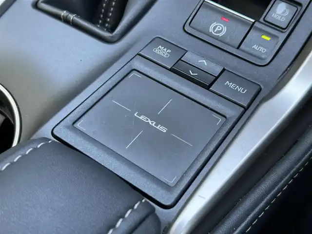 レクサス ＮＸ 300h Iパッケージ 島根県 2016(平28)年 9.1万km ブラック 純正ナビ/CD/DVD/DTV/Blu-ray/Bluetooth/USB/サイド/バックカメラ/レーダークルーズコントロール/黒合皮シート/パワーシート/シートヒーター /コーナーセンサー /LEDオートライト/ステアリングヒーター/ステアリングスイッチ/純正アルミホイール