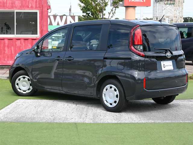 トヨタ シエンタ G 千葉県 2024(令6)年 0.2万km ダークグレー Toyota Safety Sense/・プリクラッシュセーフティ/・レーンディパーチャーアラート/・オートハイビーム/・レーダークルーズコントロール/両側パワースライドドア/10.5インチ純正コネクティッドナビ/地デジTV/【Bluetooth接続】/パノラミックビューモニター/ドライブレコーダー/ステアリングスイッチ/ETC（2.0）/LEDヘッドライト/ウインカーミラー/クリアランスソナー/スマートキー