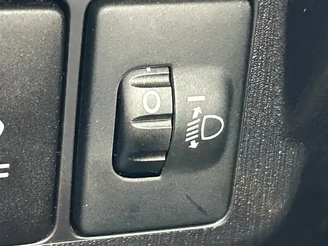 トヨタ プリウス α S 岡山県 2016(平28)年 4.9万km ホワイトパールクリスタルシャイン ETC /Bluetooth /横滑り防止装置　/ABS　/AAC　/USB入力端子　/バックカメラ　/パワーウィンドウ　/パワーステアリング　/オートライト　/ワンセグTV　/社外アルミホイール　/ダブルエアバック
