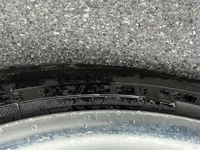 トヨタ プリウス α S 岡山県 2016(平28)年 4.9万km ホワイトパールクリスタルシャイン ETC /Bluetooth /横滑り防止装置　/ABS　/AAC　/USB入力端子　/バックカメラ　/パワーウィンドウ　/パワーステアリング　/オートライト　/ワンセグTV　/社外アルミホイール　/ダブルエアバック