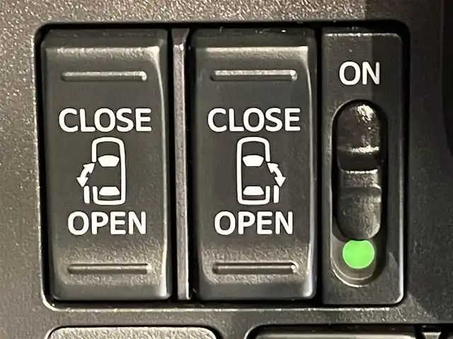 トヨタ タンク カスタムG S 愛知県 2017(平29)年 4.5万km ファインブルーマイカメタリック/シルバー2トーン ＡＬＰＩＮＥ９インチナビ/両側パワースライドドア/衝突軽減ブレーキ/車線逸脱警報/クリアランスソナー/先行車発進告知/クルーズコントロール/バックカメラ/ビルトインETC/アイドリングストップ/USB＆HDMI入力端子/ＬＥＤヘッドライト/ISOFIX/純正フロアマット/純正14インチアルミホイール