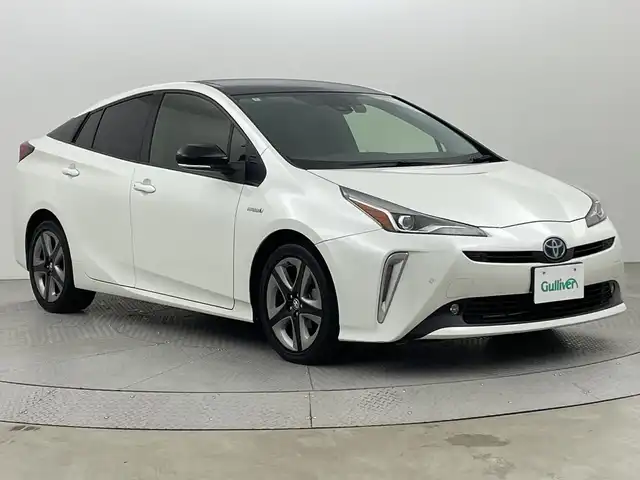 トヨタ プリウス Sツーリングセレクション 新潟県 2019(平31)年 2.6万km ホワイトパールクリスタルシャイン プリクラッシュセーフティ/純正SDナビ/　CD/DVD/Bluetooth/フルセグTV/バックカメラ/レーダークルーズコントロール/LEDオートライト/オートハイビーム/レザーシート/シートヒーター/純正17インチアルミホイール/クリアランスソナー/ステアリングリモコン/ドラレコ/電格ミラー/ウィンカーミラー/スマートキー/ビルトインETC
