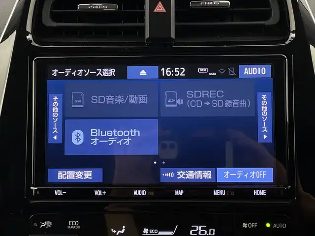 トヨタ プリウス Sツーリングセレクション 新潟県 2019(平31)年 2.6万km ホワイトパールクリスタルシャイン プリクラッシュセーフティ/純正SDナビ/　CD/DVD/Bluetooth/フルセグTV/バックカメラ/レーダークルーズコントロール/LEDオートライト/オートハイビーム/レザーシート/シートヒーター/純正17インチアルミホイール/クリアランスソナー/ステアリングリモコン/ドラレコ/電格ミラー/ウィンカーミラー/スマートキー/ビルトインETC