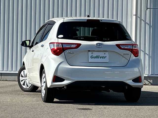 トヨタ ヴィッツ ジュエラ 愛媛県 2017(平29)年 5.1万km ホワイトパールクリスタルシャイン 純正ナビ/Bluetooth/CD/DVD/フルセグ/USB/ETC/純正フロアマット/バックカメラ/スマートキー/スペアキー/アイドリングストップ/プッシュスタート/フォグランプ/レーンキープアシスト/保証書/取扱説明書